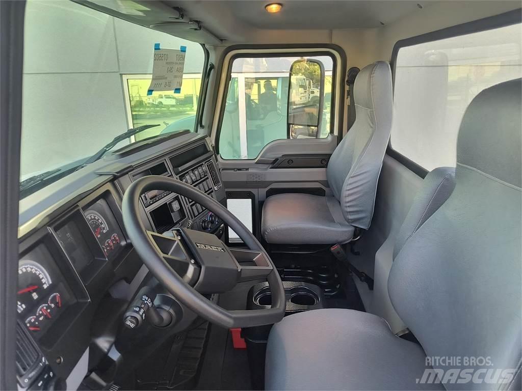 Mack MD7 42R Chassis Cab trucks