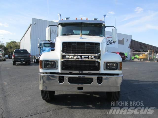 Mack PI64T Prime Movers