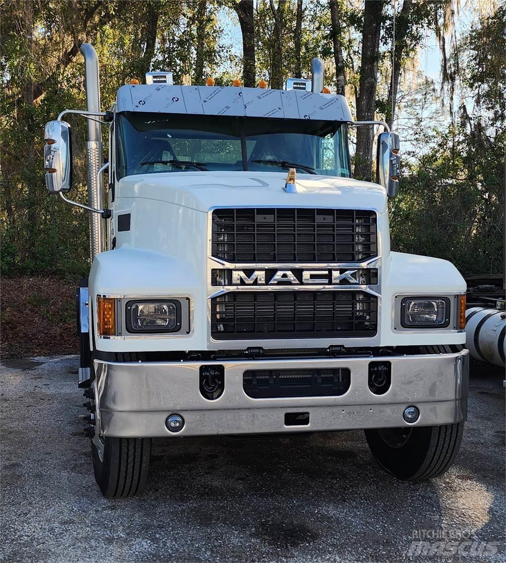 Mack PI64T Prime Movers