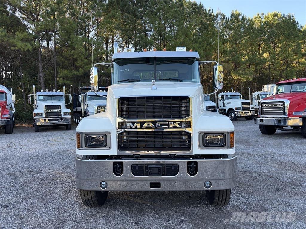 Mack PI64T Prime Movers