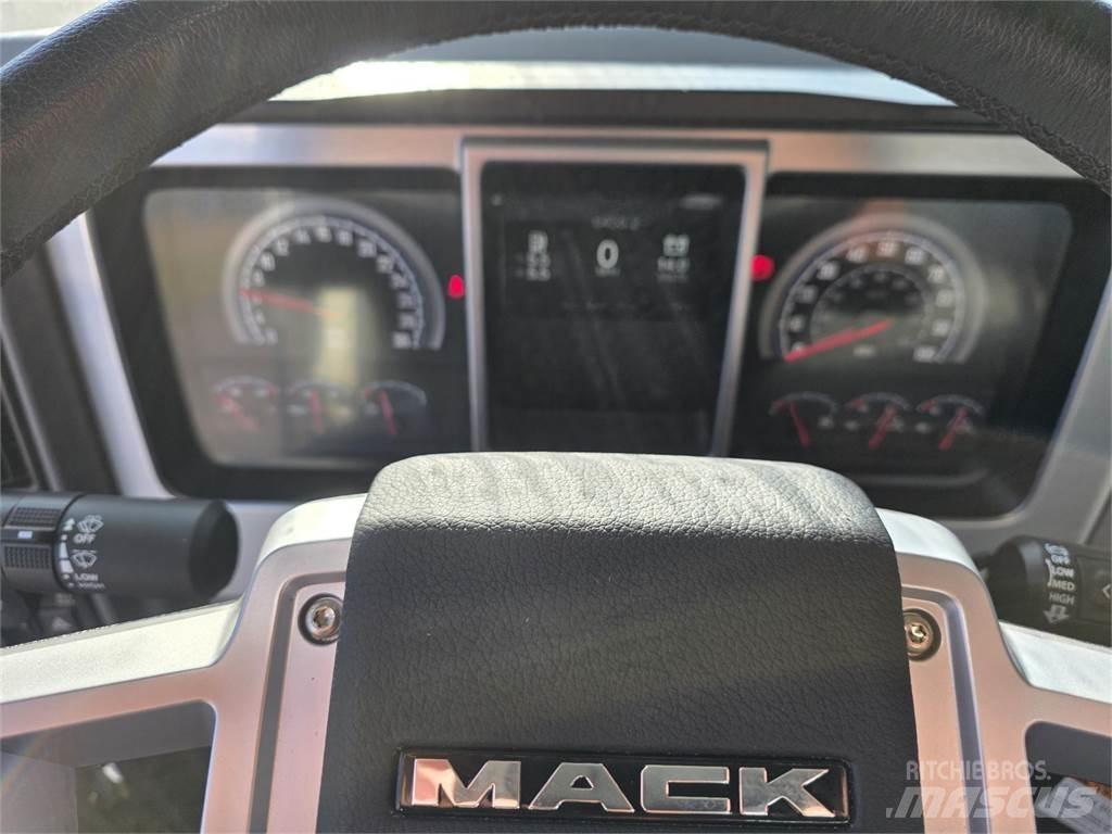 Mack PI64T Prime Movers