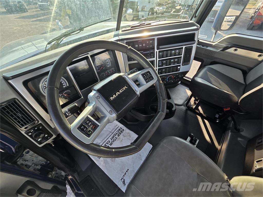 Mack PI64T Prime Movers