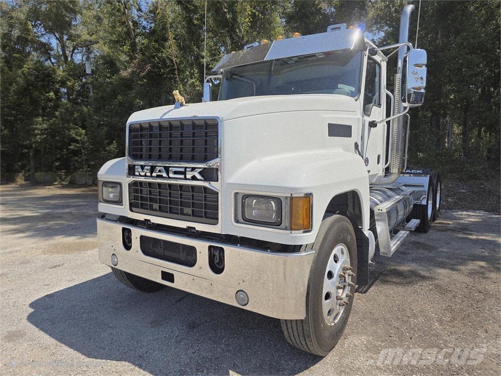 Mack PI64T Prime Movers