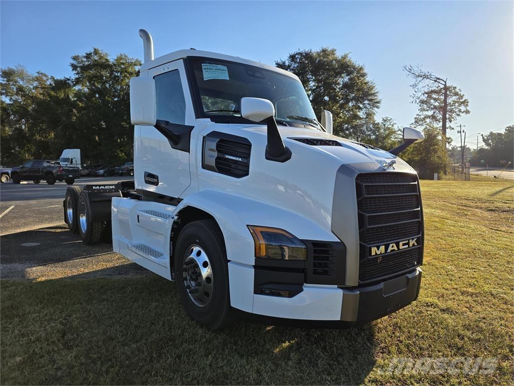 Mack PR64T Prime Movers