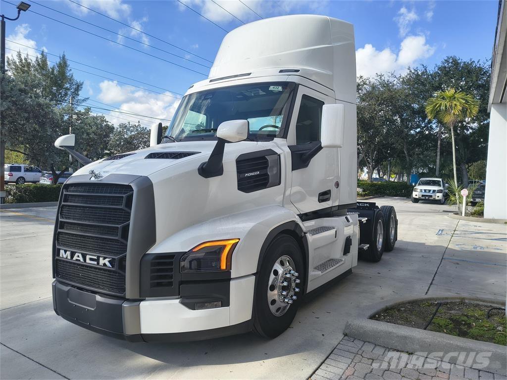 Mack PR64T Prime Movers