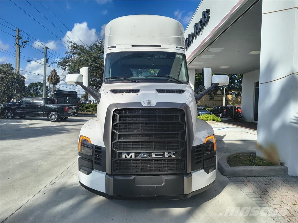 Mack PR64T Prime Movers