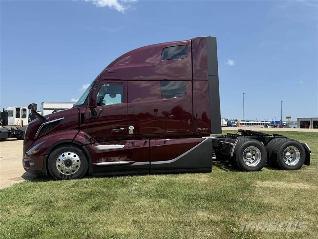 Volvo VNL 860 Prime Movers