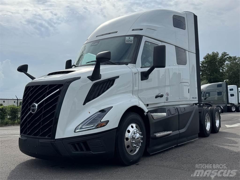 Volvo VNL64T660 Prime Movers