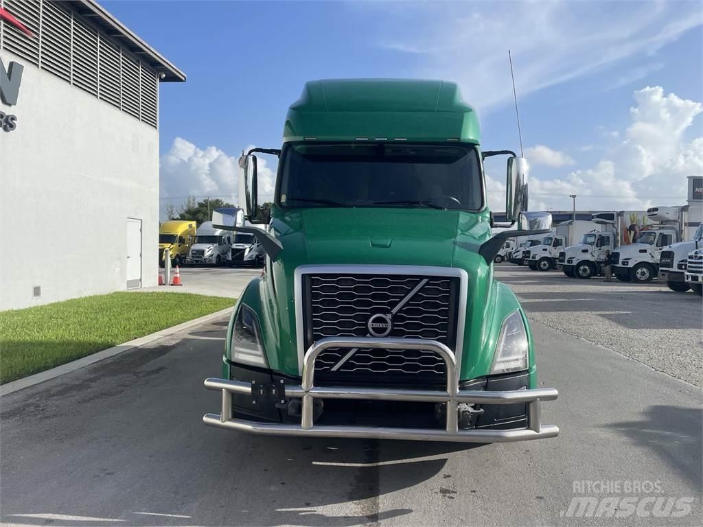 Volvo VNL64T760 Prime Movers