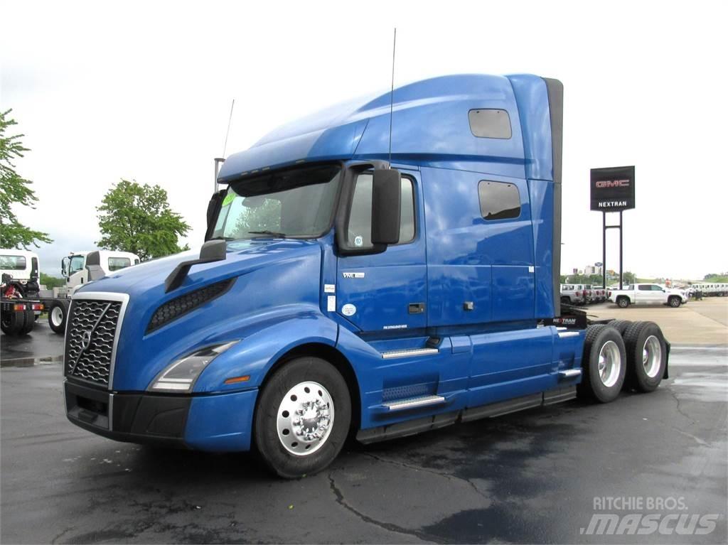 Volvo VNL64T760 Prime Movers