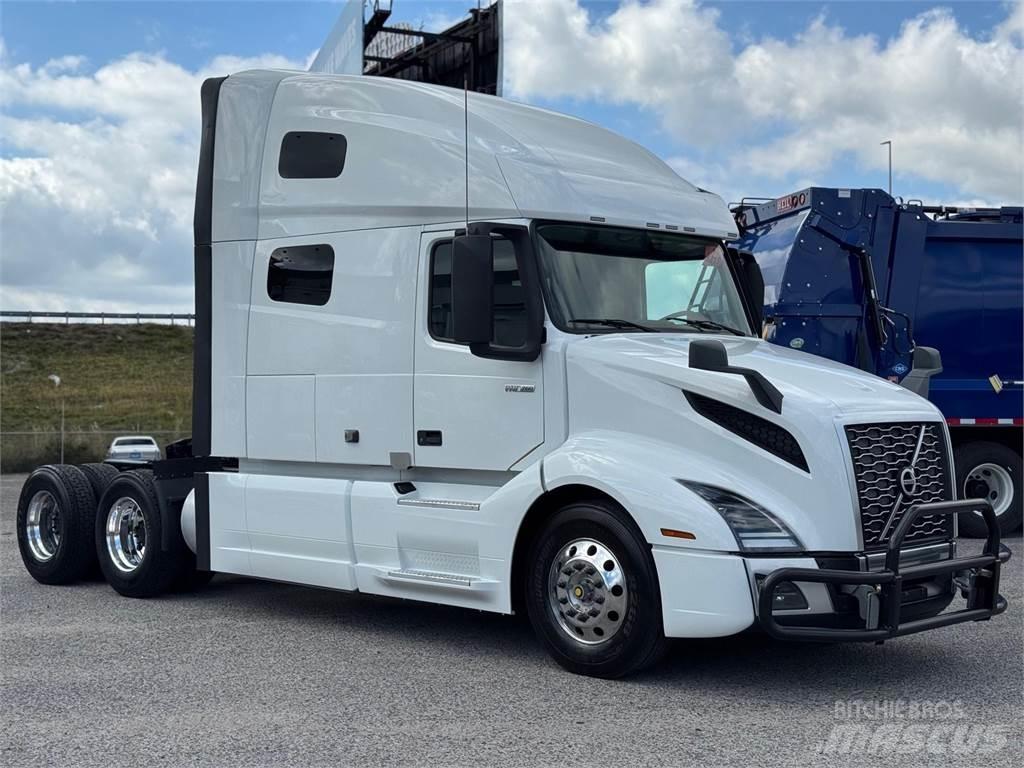Volvo VNL64T760 Prime Movers