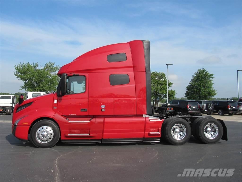 Volvo VNL64T760 Prime Movers