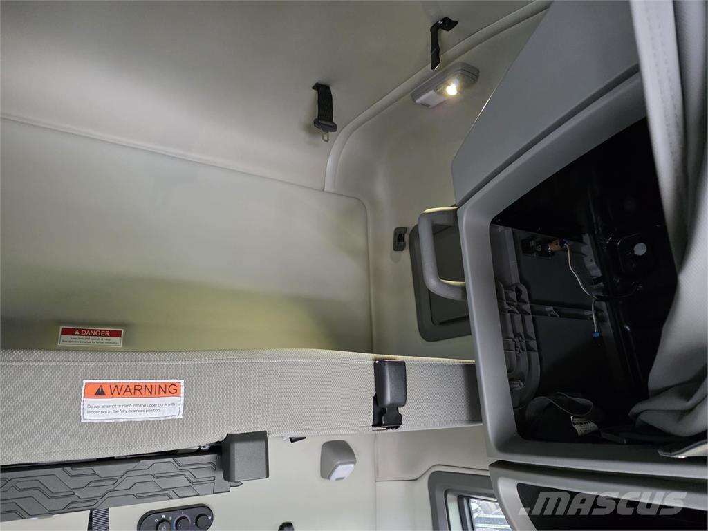 Volvo VNL64T760 Prime Movers