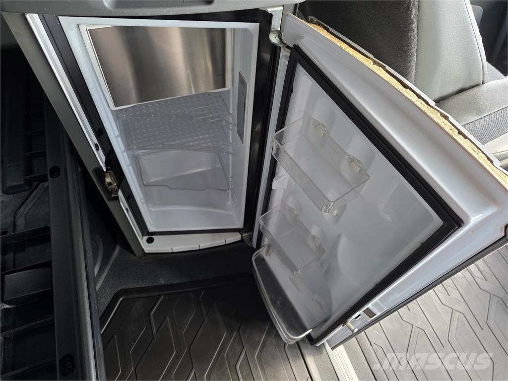 Volvo VNL64T760 Prime Movers