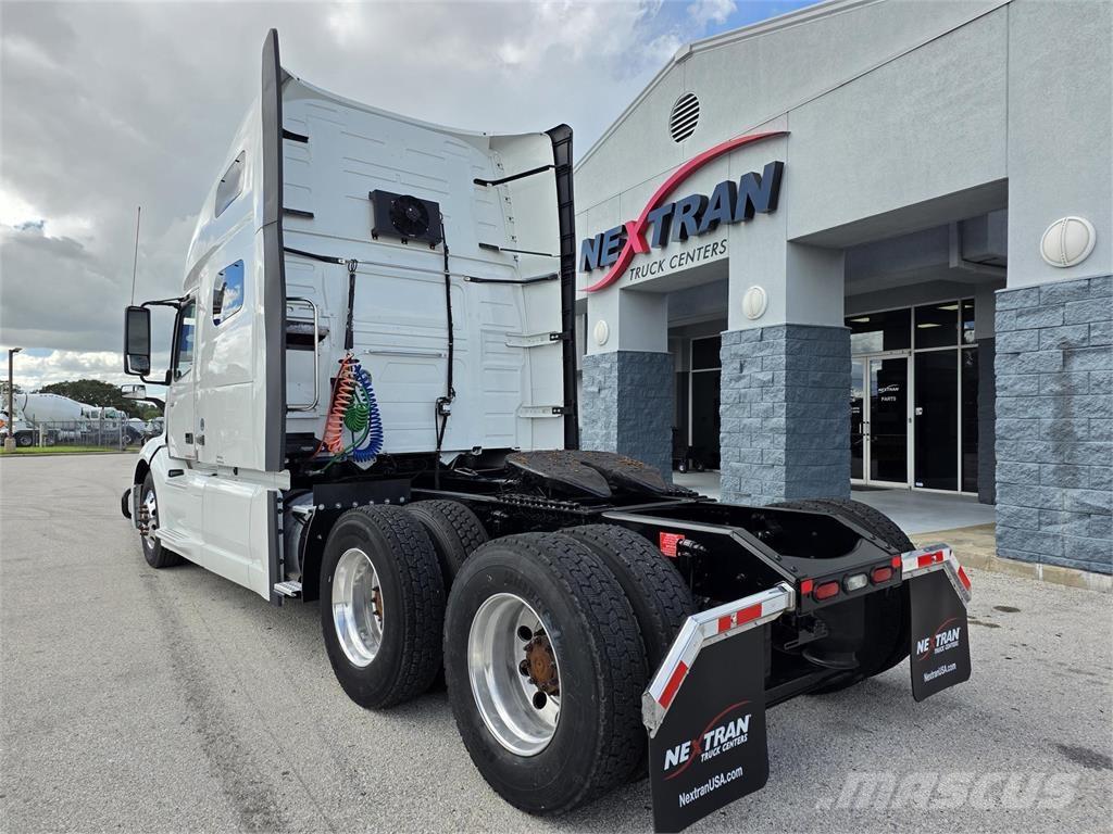 Volvo VNL64T760 Prime Movers