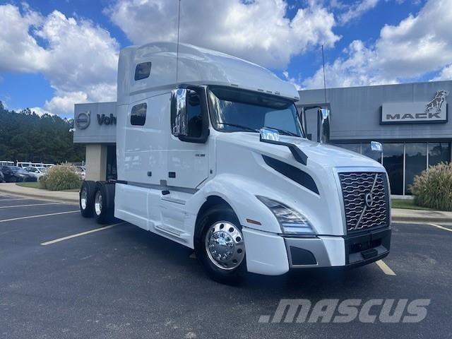 Volvo VNL64T760 Prime Movers