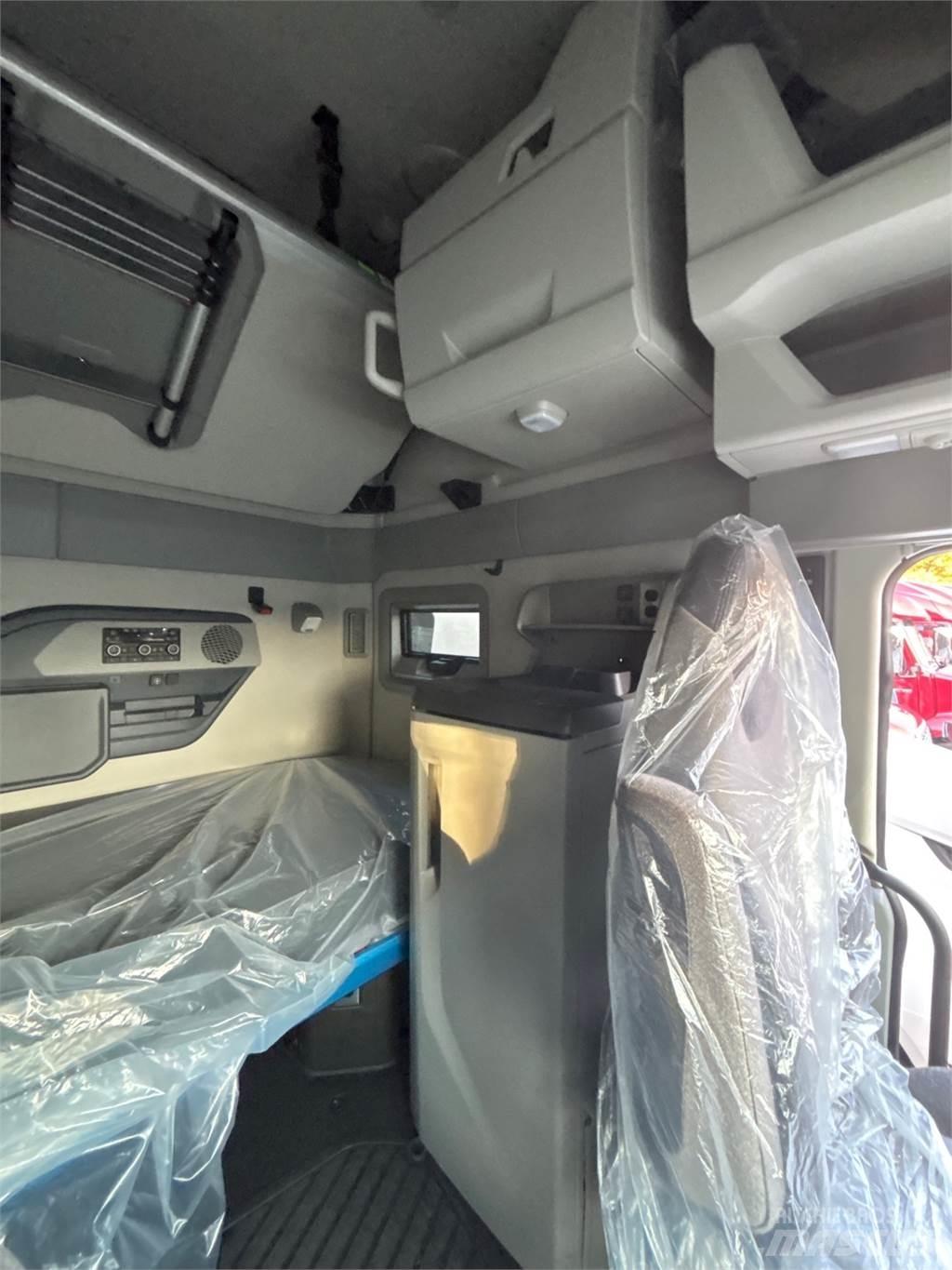 Volvo VNL64T860 Prime Movers