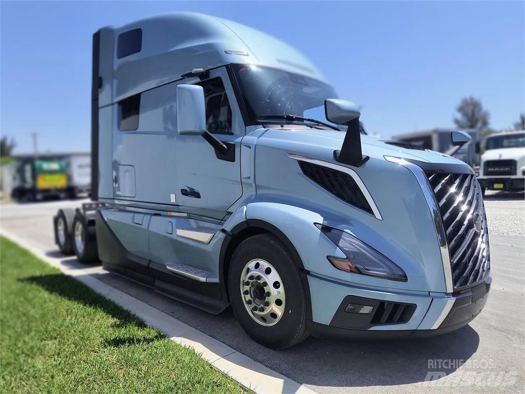 Volvo VNL64T860 Prime Movers