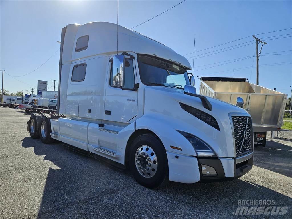 Volvo VNL64T860 Prime Movers