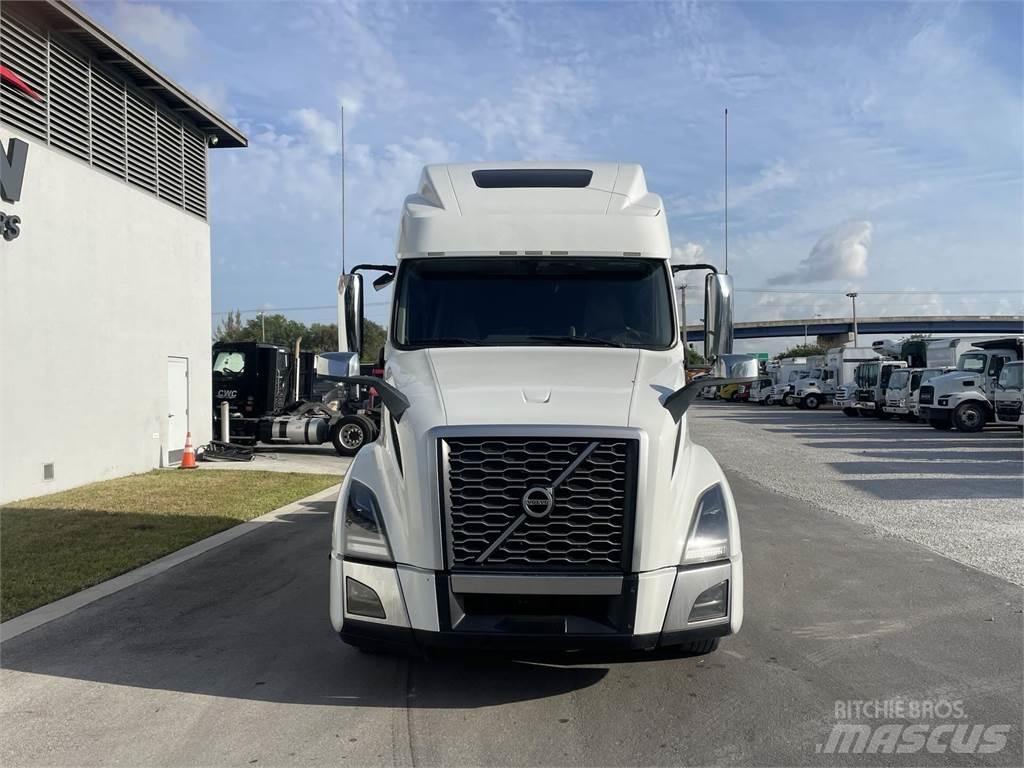 Volvo VNL64T860 Prime Movers