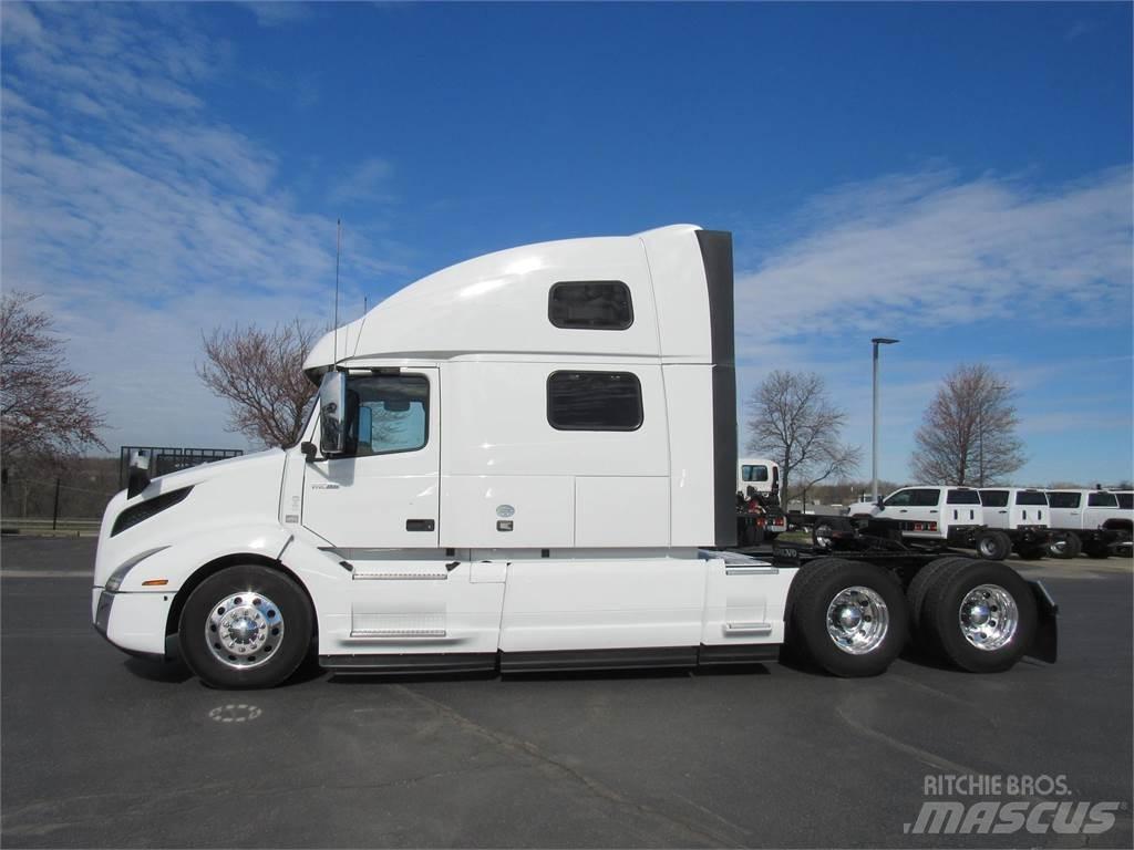 Volvo VNL64T860 Prime Movers