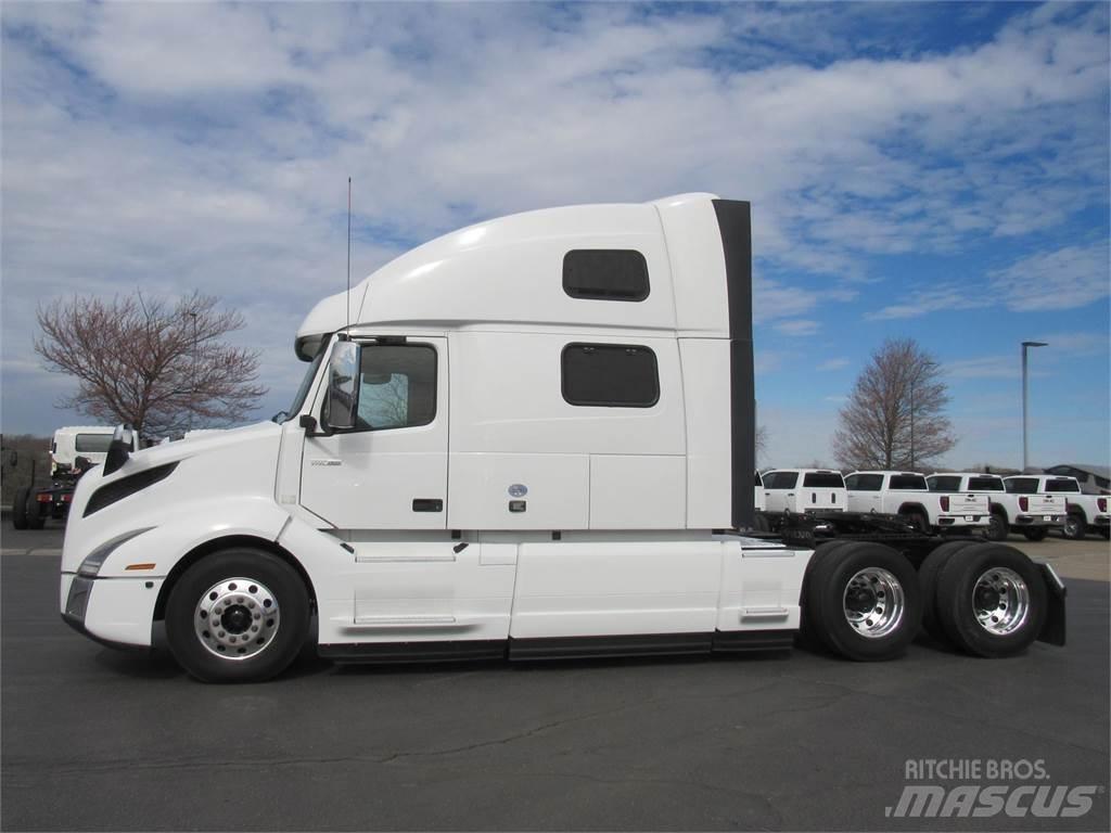 Volvo VNL64T860 Prime Movers