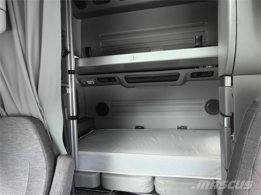 Volvo VNL64T860 Prime Movers