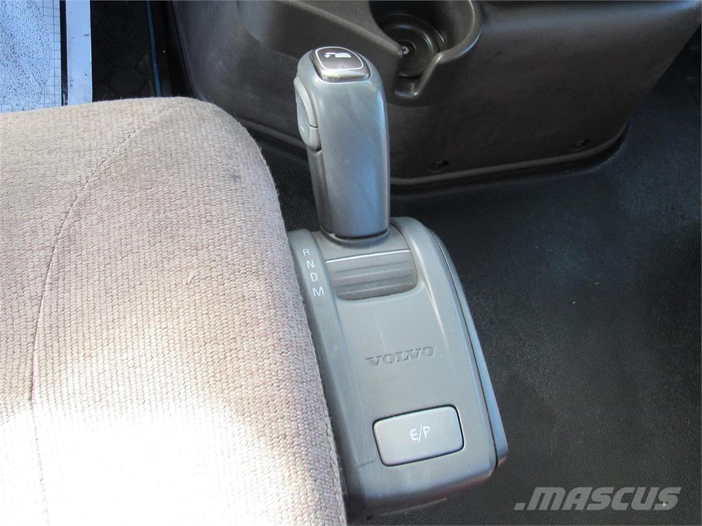 Volvo VNM64T300 Prime Movers