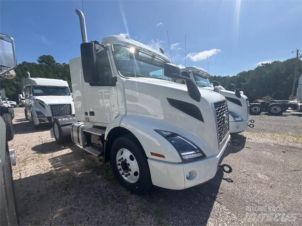 Volvo VNR42T300 Prime Movers