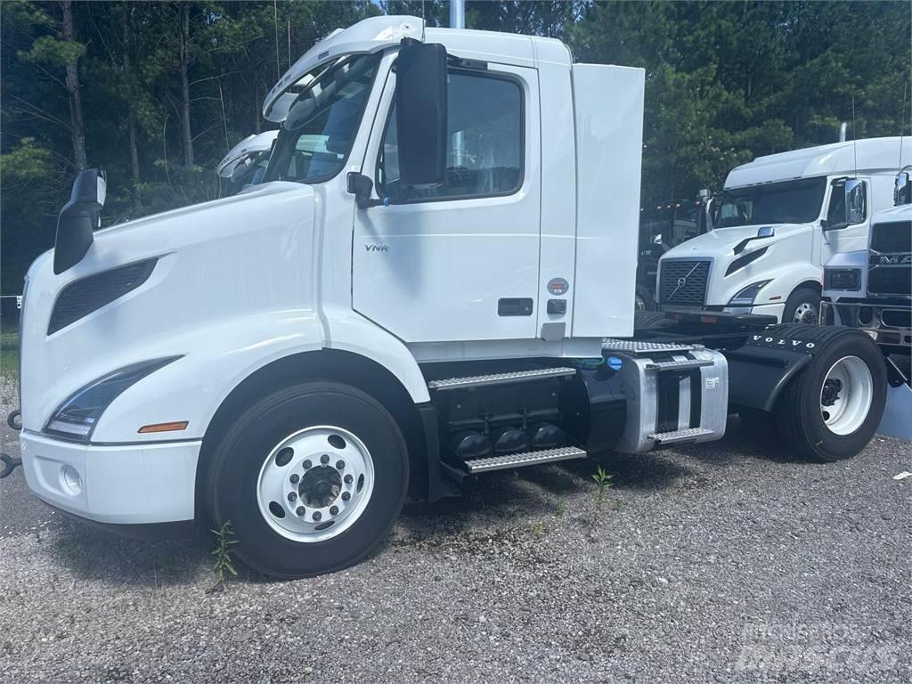 Volvo VNR42T300 Prime Movers