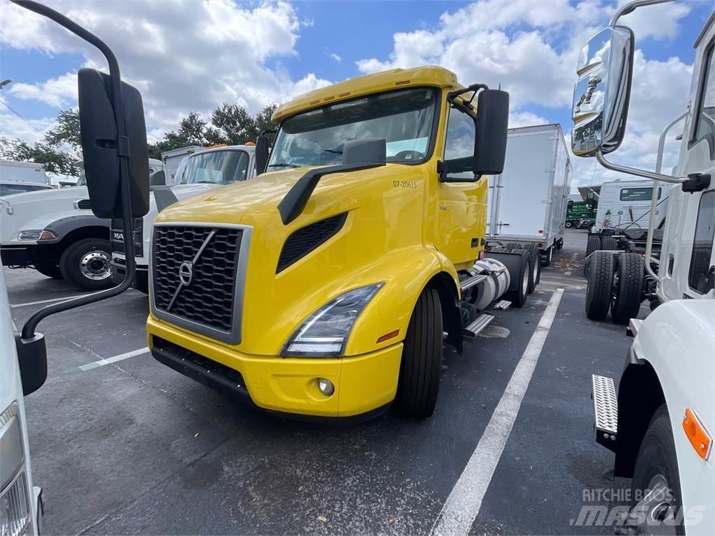 Volvo VNR64T300 Prime Movers