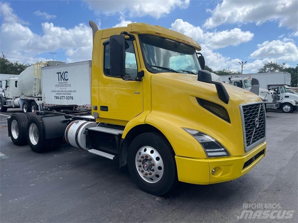 Volvo VNR64T300 Prime Movers
