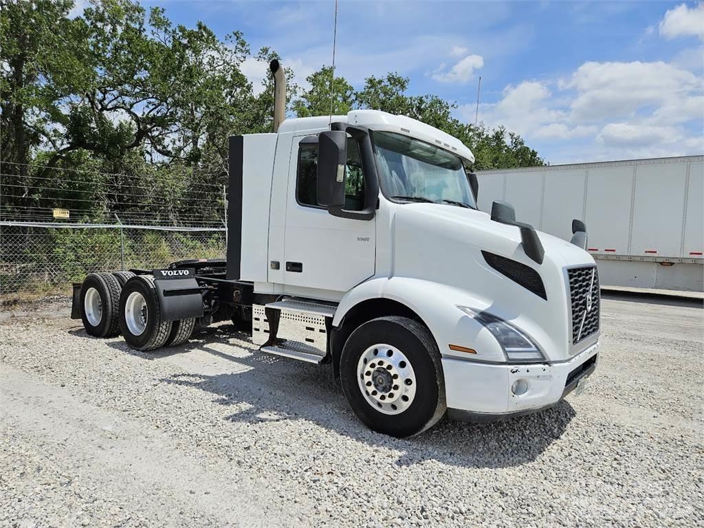 Volvo VNR64T300 Prime Movers