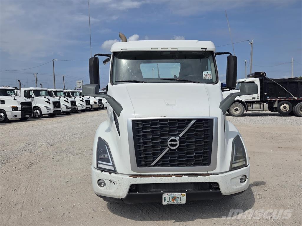 Volvo VNR64T300 Prime Movers