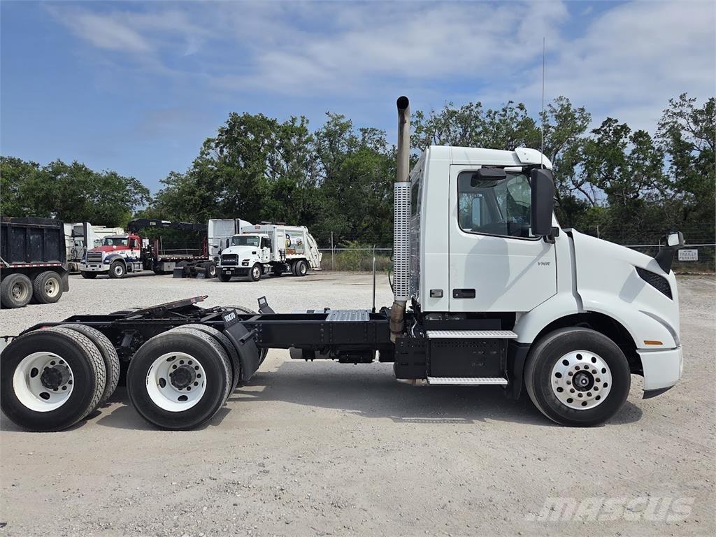 Volvo VNR64T300 Prime Movers