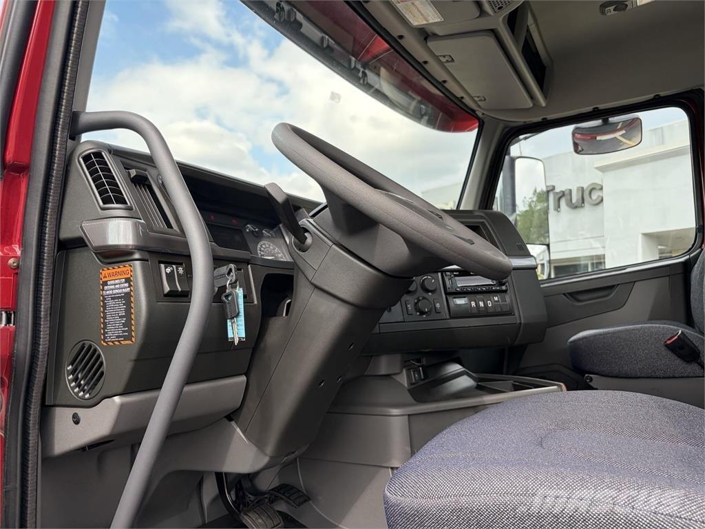 Volvo VNR64T300 Prime Movers