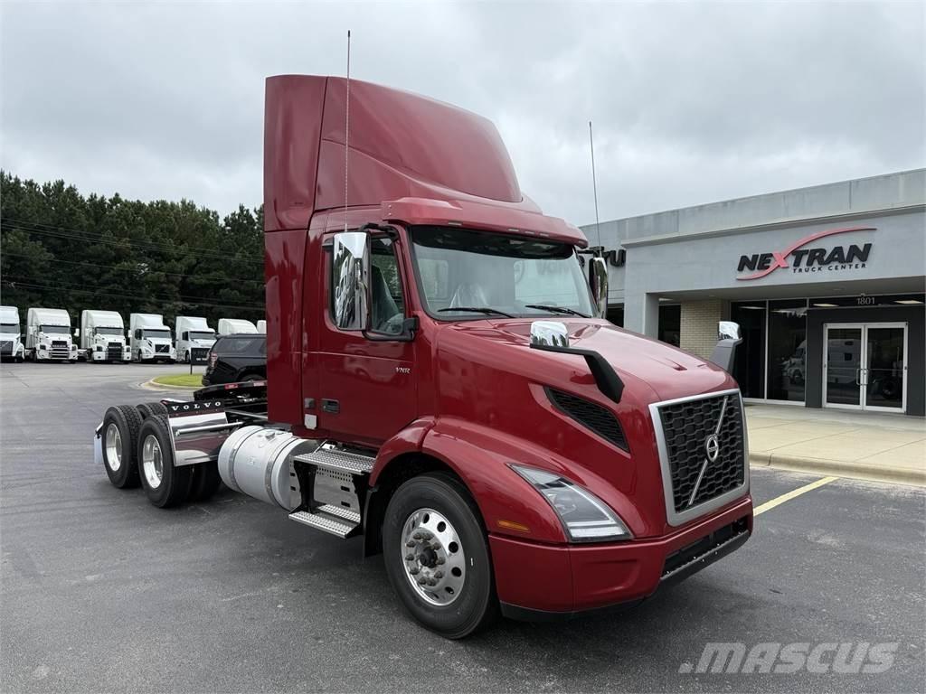 Volvo VNR64T300 Prime Movers