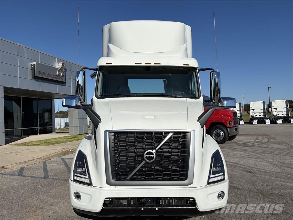 Volvo VNR64T300 Prime Movers