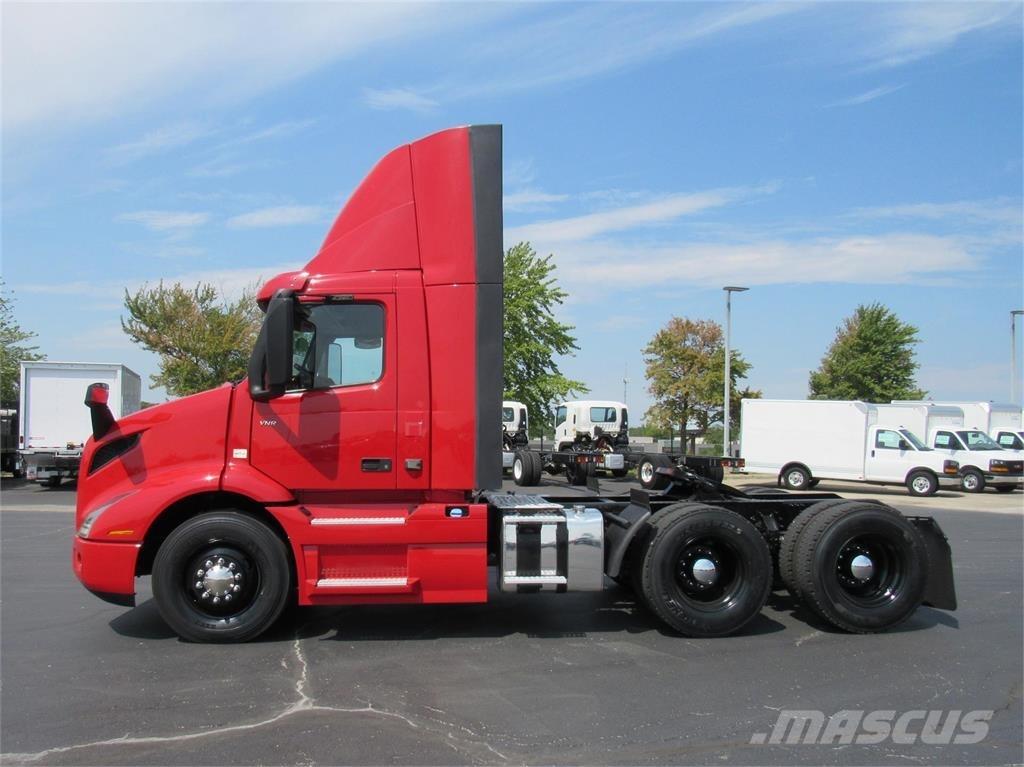 Volvo VNR64T300 Prime Movers