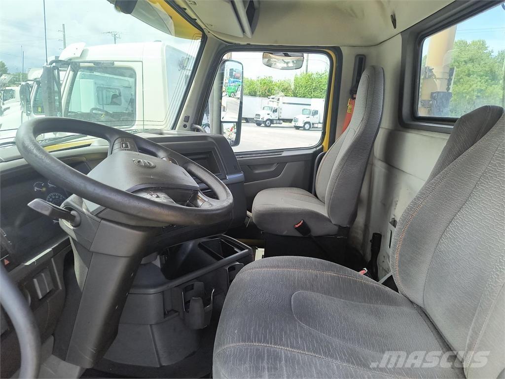 Volvo VNR64T300 Prime Movers