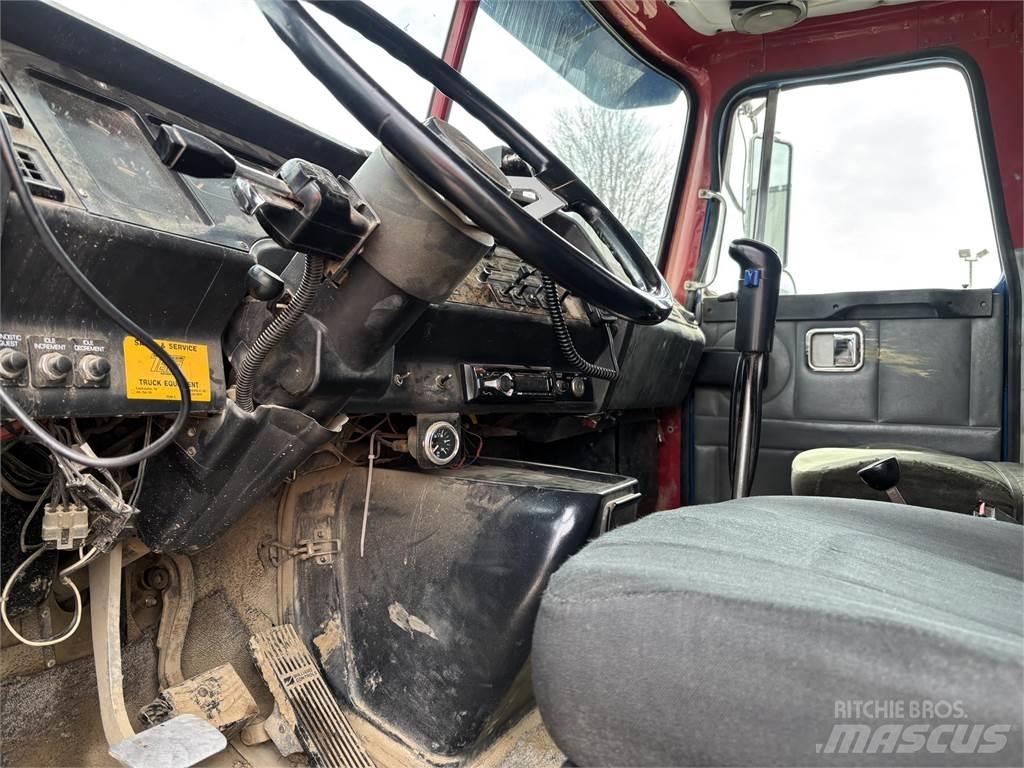 Volvo WG64T Tipper trucks