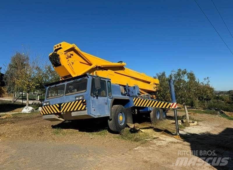 Condor 125/S All terrain cranes