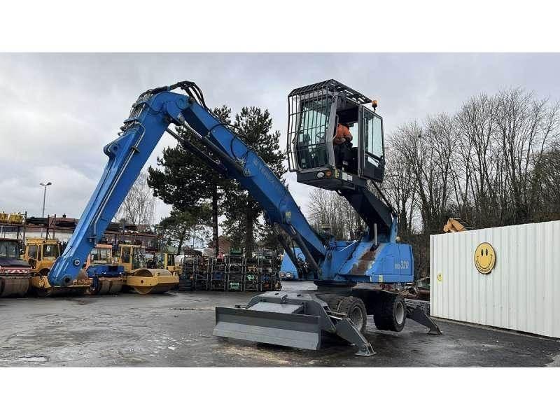 Fuchs MHL320 Waste / industry handlers