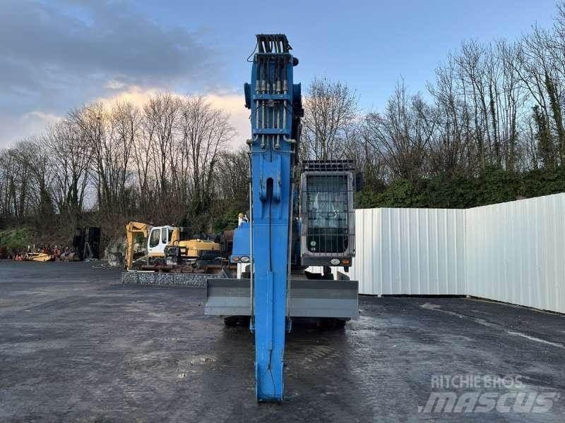 Fuchs MHL320 Waste / industry handlers