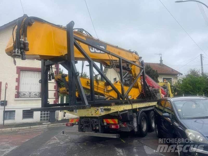 JCB JS360 Demolition excavators