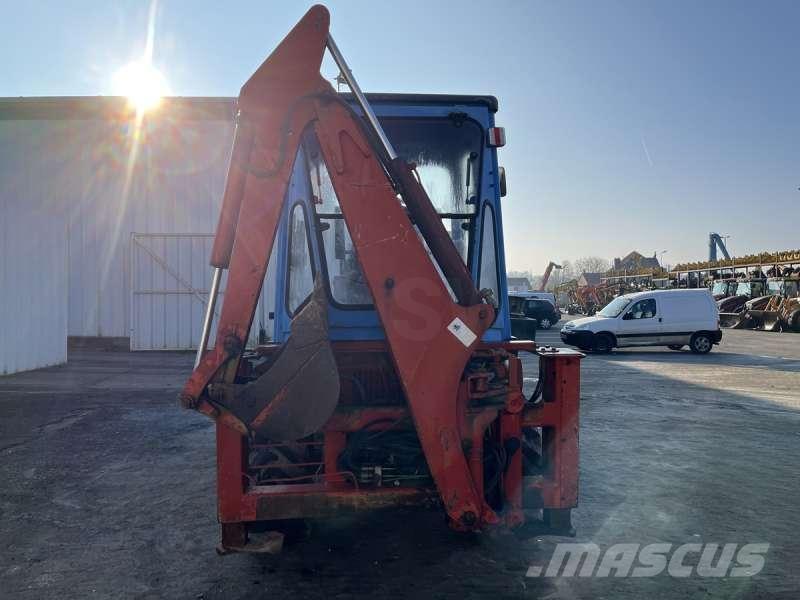 Kubota R520 Backhoe