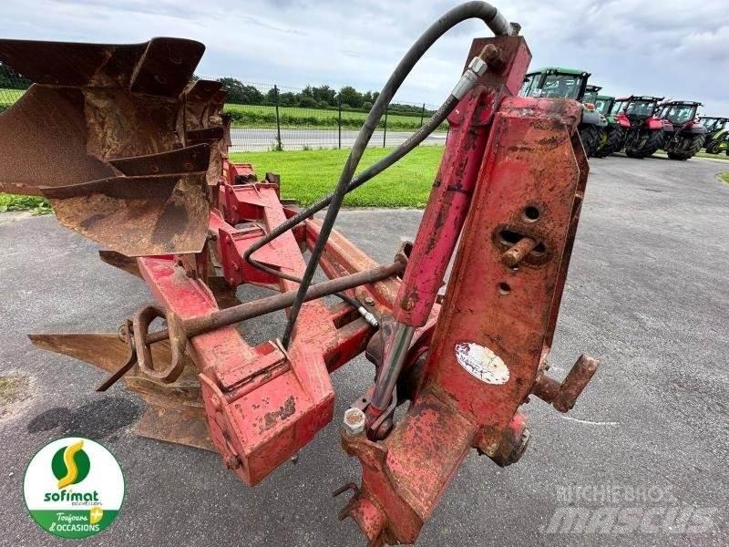 Naud RN304 Ploughs