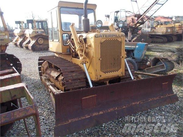 CAT D4D Crawler dozers
