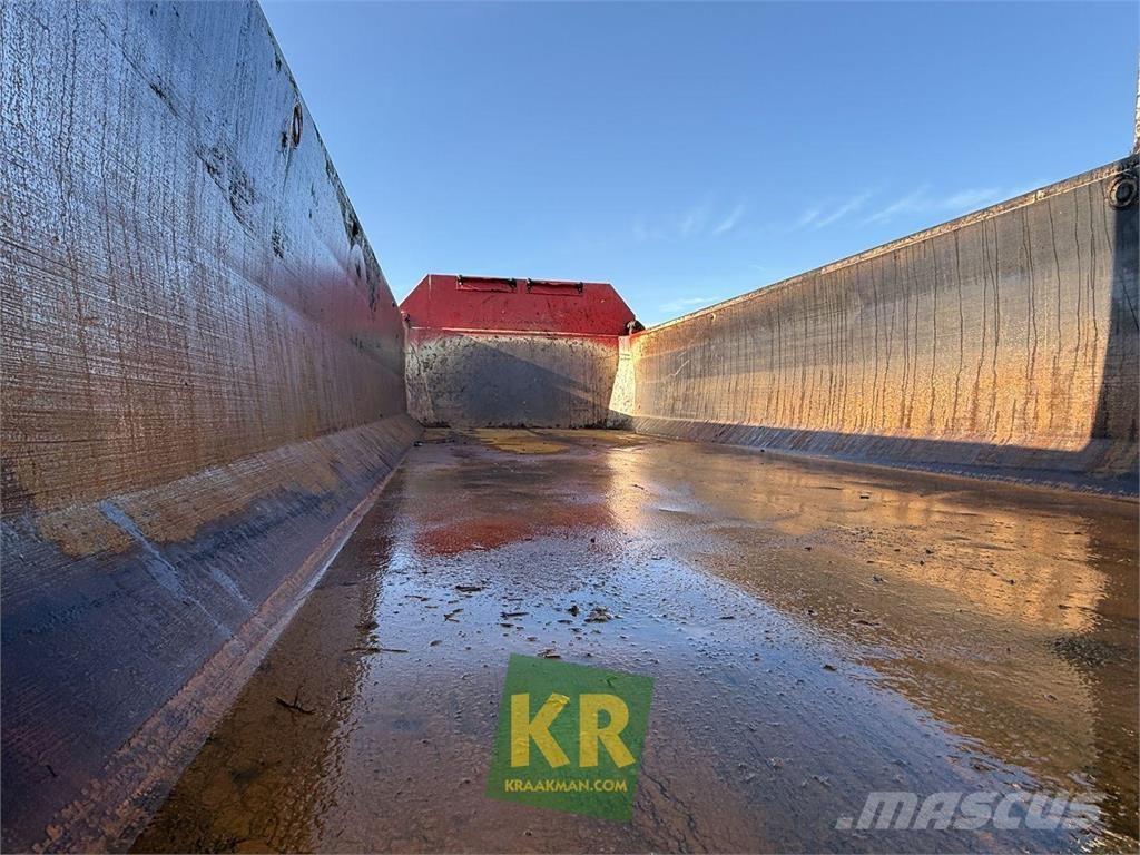 Beco Maxxim 300 Tipper trucks