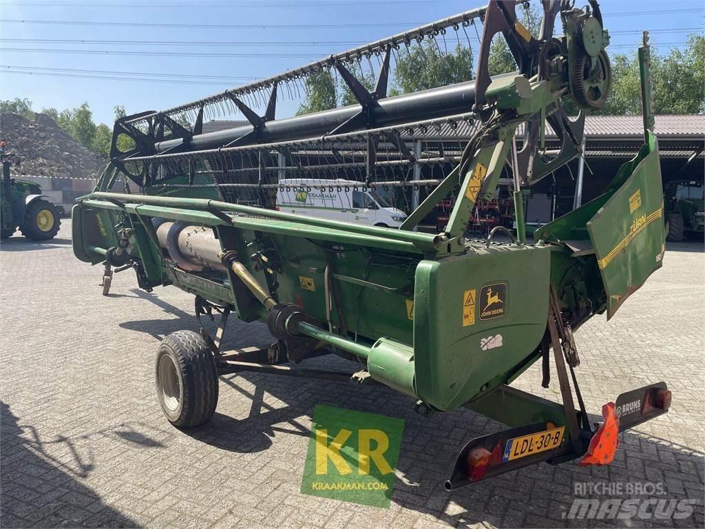 John Deere CTS Combine harvesters